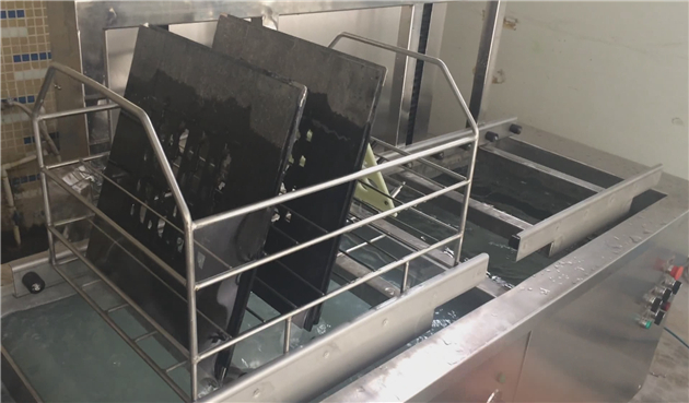 全自動(dòng)夾治具、載具超聲波水基清洗01.jpg
